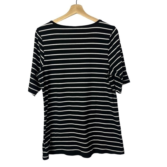 Torrid Black & White Ribbed Snap Henley Short Sleeve Tee 1 - Picture 3 of 5